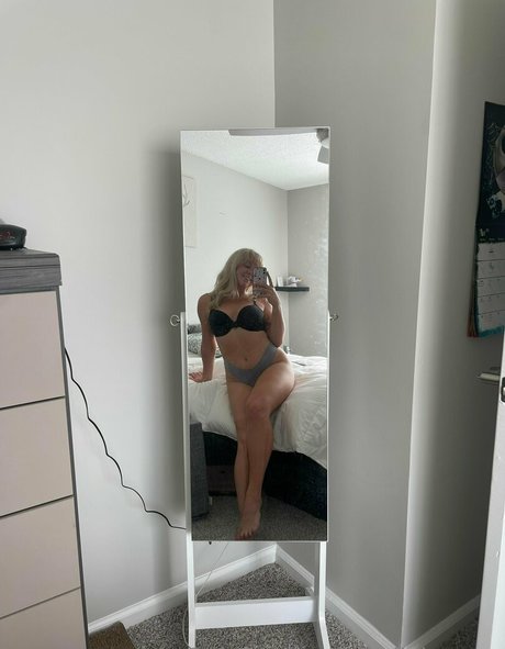 hollyhumps star pretty photos