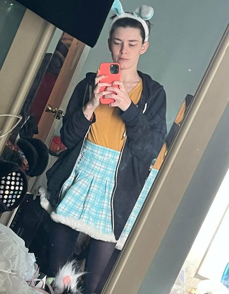 pregnant milf onlyfans adult images