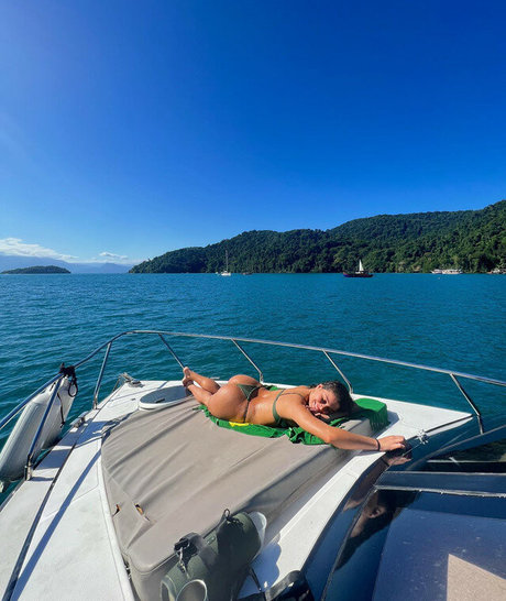 Priscila Evellyn star top pic