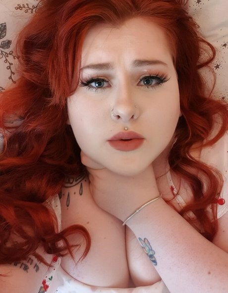 uhhitscake erotic model archive