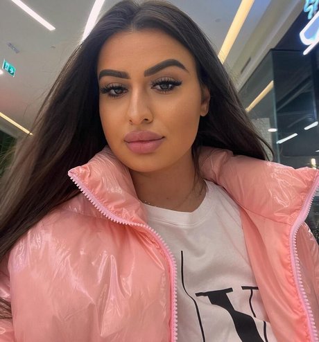 _b miruna pornstar sex photos