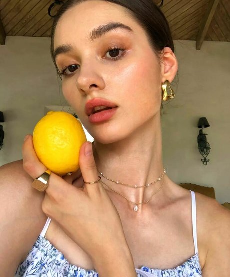 Lika Solt free actress galleries