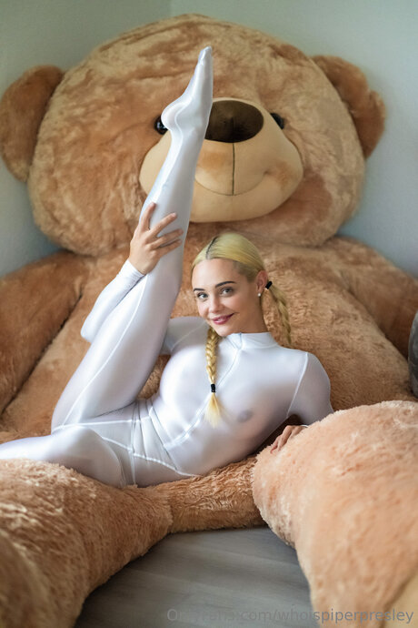 Whoispiperpresley nude star archive