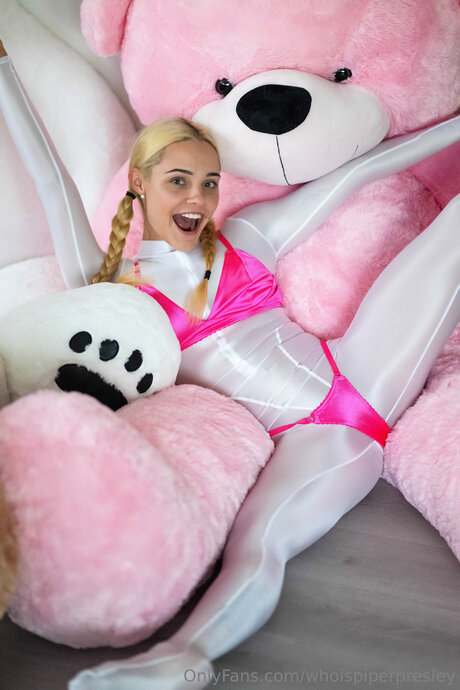 Whoispiperpresley erotic pornstar galleries