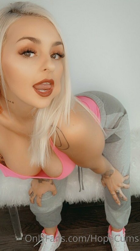 hopecums erotic star img