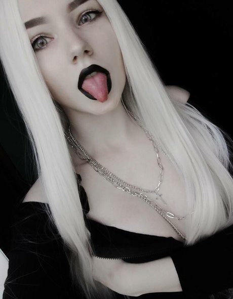 Vell Felice erotic model picture