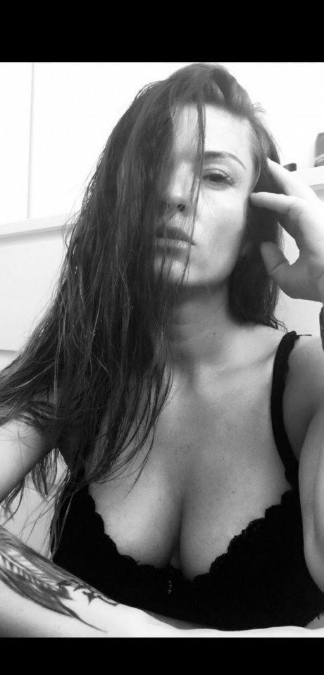 Sarah Step Mommy model pornographic picture