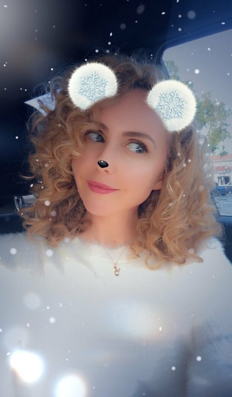 eating onlyfans hot sex image