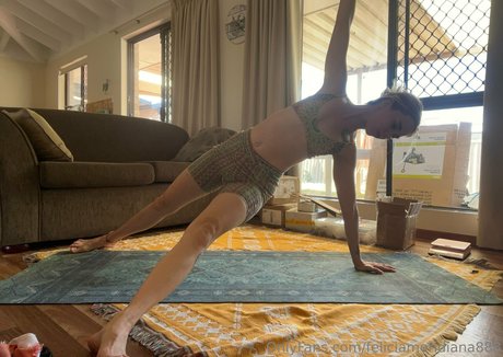 feliciameridiana888 model art img