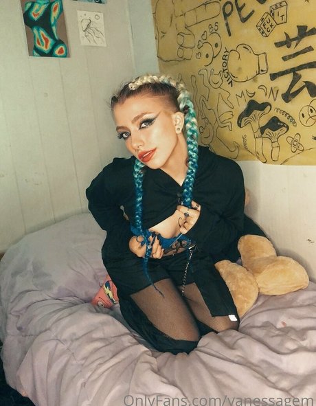 dripping wet pussy onlyfans art nude pics