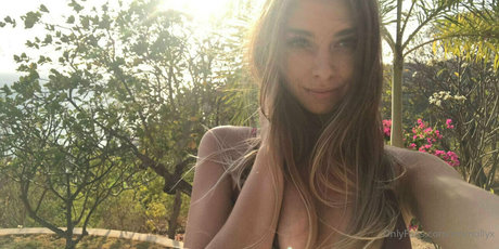 auradayy pornstar exclusive photo