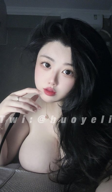 Deepblue model adult pic