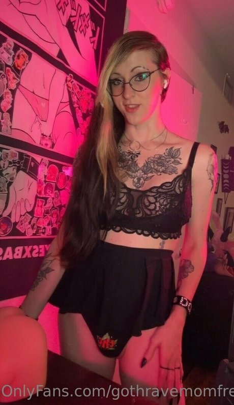 gothravemomfree porn model gallery