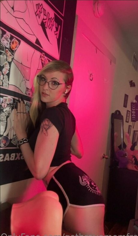 gothravemomfree pornographic model galleries