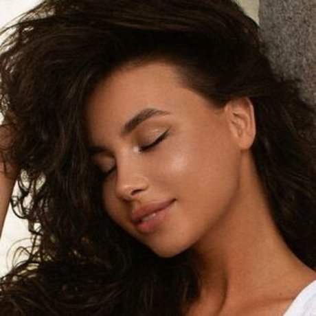 aliya kiss high quality star picture