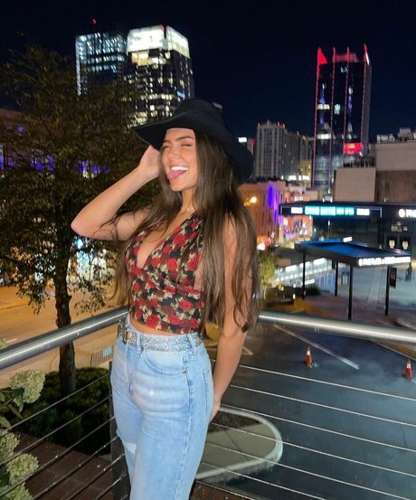 Maddie W exclusive actress galleries