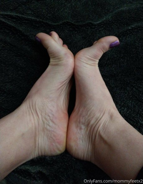 mommyfeetx2 porn star pic