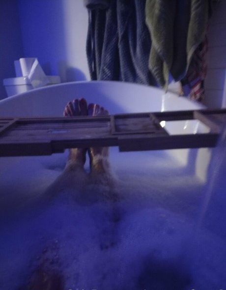 mommyfeetx2 pornographic actress img