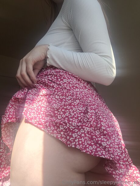 Sleepykitten Free erotic model img