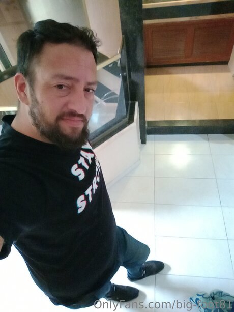 tattooed onlyfans exclusive image