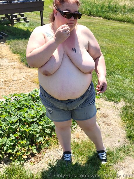 Synchronicityimab naked model photo