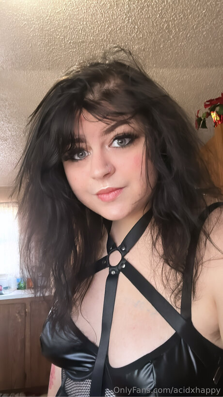 Acidxhappy model pretty pics