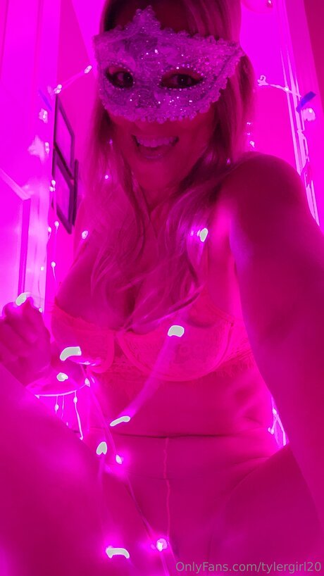 Tylergirl20 pornstar hot gallery