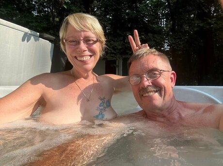 U297194549 model pornographic photos