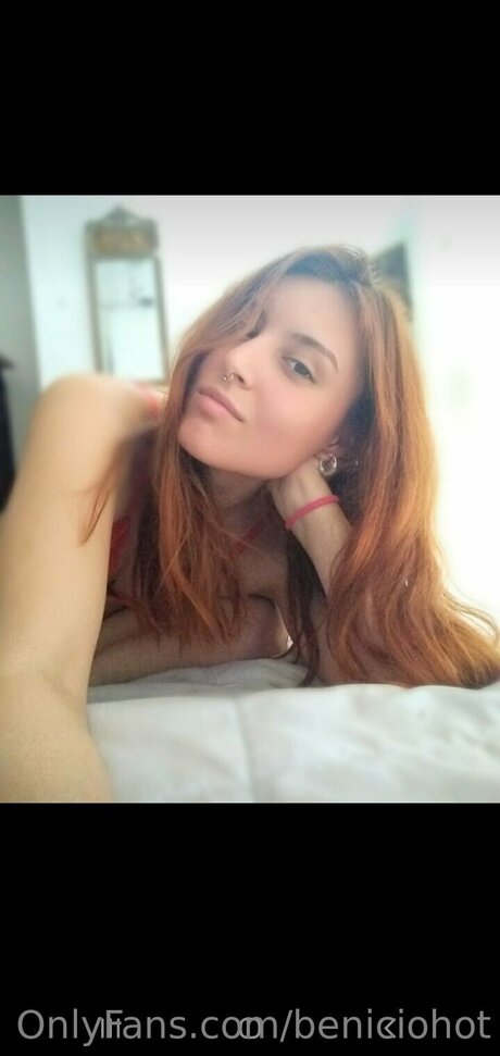 Beniciohot xxx model images