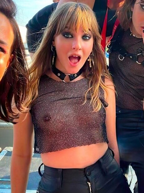 Vic De Angelis pretty actress pic