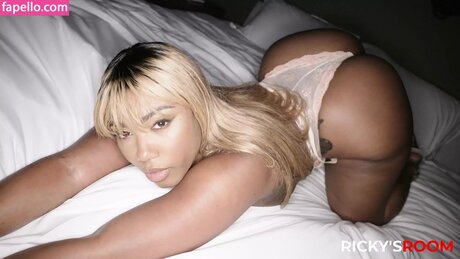 Chanel Tapper naked model galleries