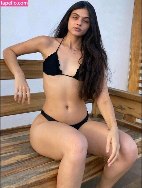 Menina Veneno art actress photo