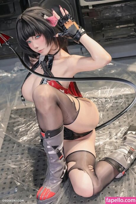 Moist Bunny sexy model pictures