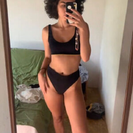 J lia Konrad perfect model img