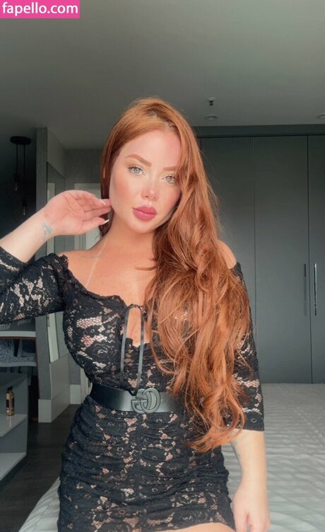 Isis Ruiva sexy actress pic