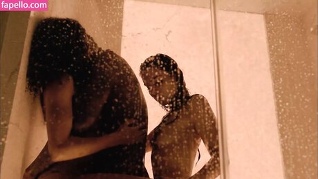 Andrea Londo naked actress picture