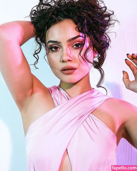 Andrea Londo star xxx photo