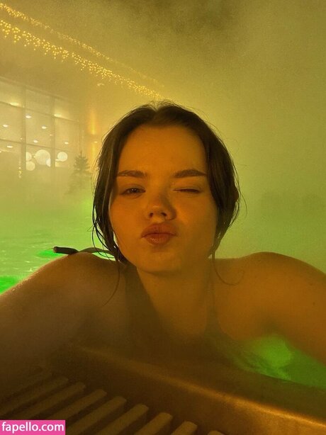 kikab0o model naked img