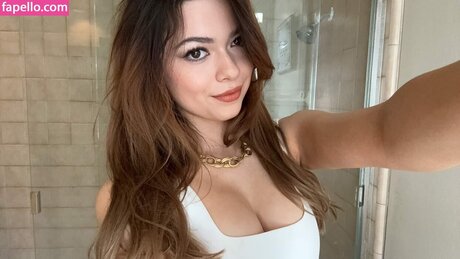 Nikki Hahn sexy model galleries