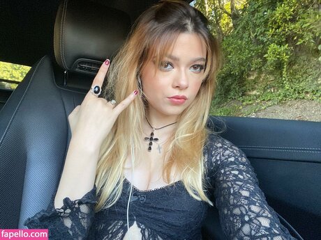 Nikki Hahn porn actress images