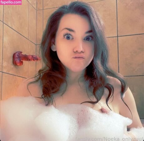 EkaBakie nude star picture