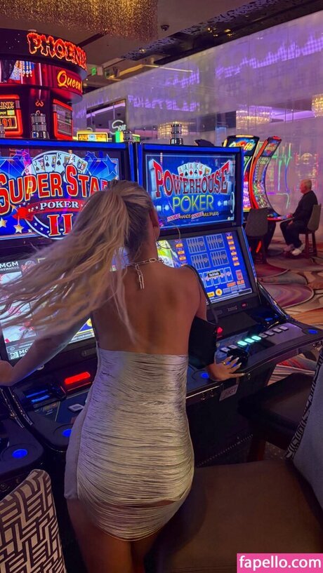 Emma Pillemer nudes model photos