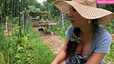 Getting Grounded With Jenna erotic model pic