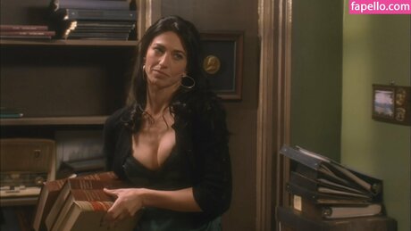 Claudia Black star adult photo