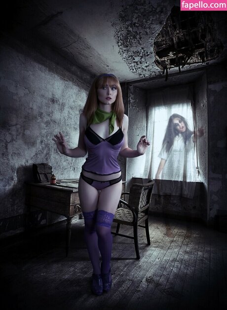 Velma Daphne Cosplay top actress photo