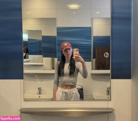 oliviarcox beautiful star photo