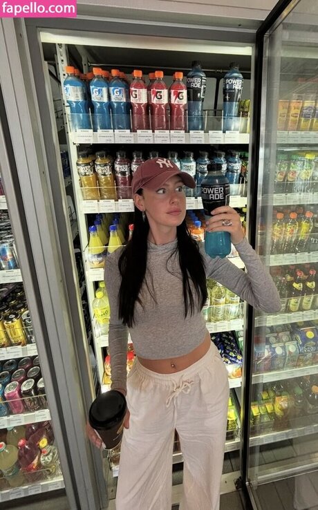 oliviarcox star best photo