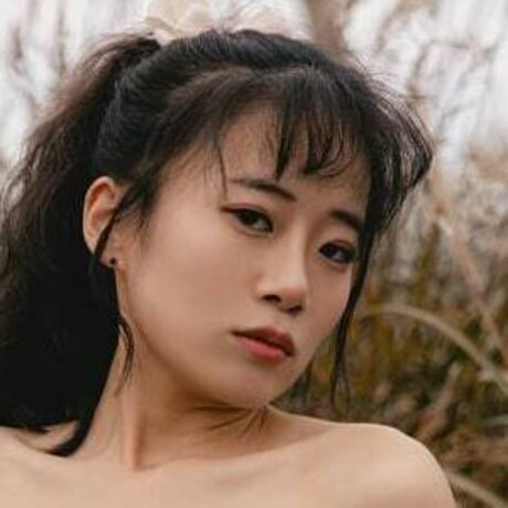 NakedView Magazine star erotic pictures