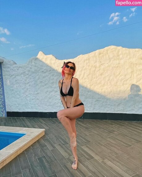 Mamarika naked pornstar picture