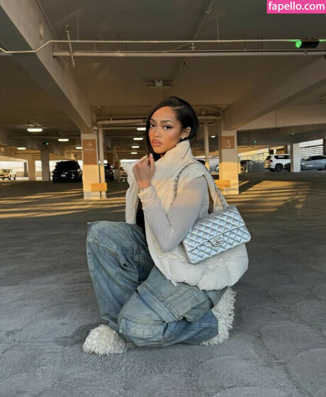 Jodie Woods art model photo